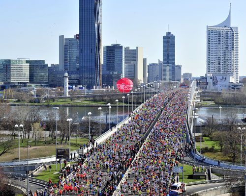 Datum: 12 april 2015.

Start: 9:00

Maksimalni broj trkača: 900

Opisan kao atrakcija u pokretu, Bečki gradski maraton vodi trkače kroz bogatstvo očaravajućih i spektakularnih građevina.

 

Ruta Bečkog Maratona

Bečki…
